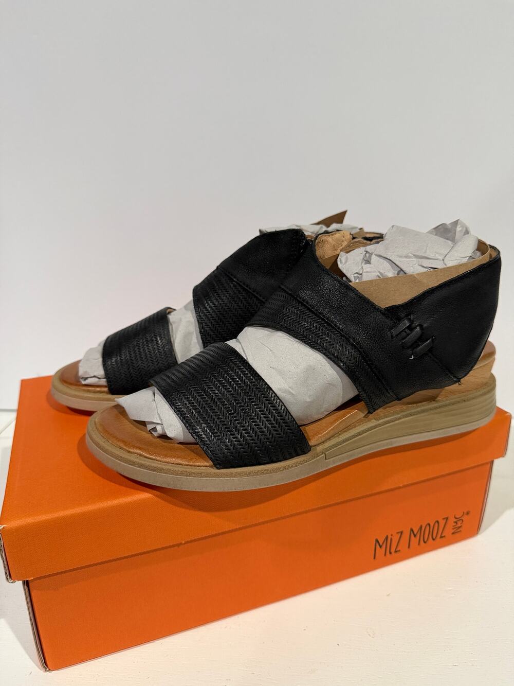Miz Mooz NY Cece Black Leather Sandals Women Size 39 8.5/9 US WIDE NEW